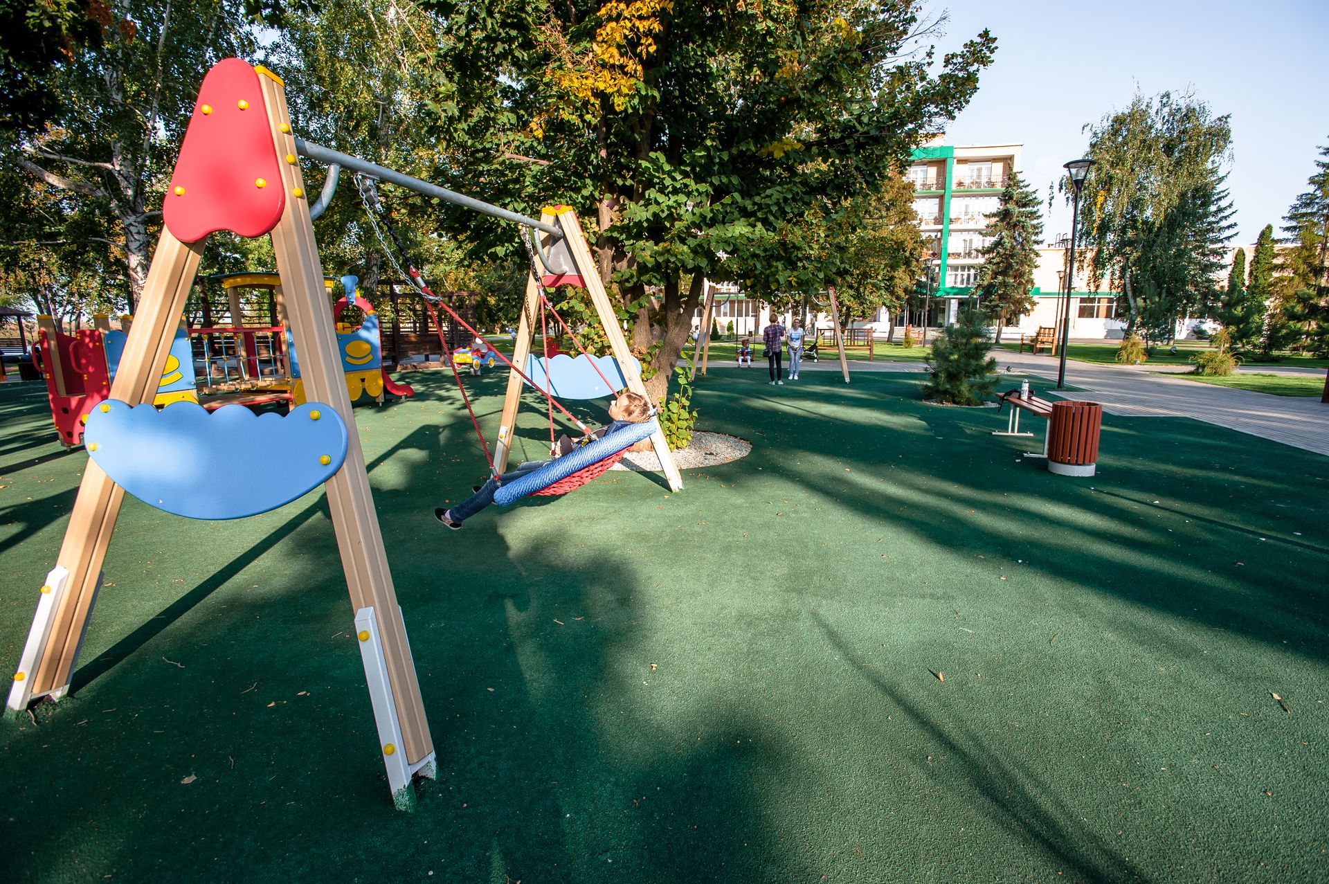 Детская площадка - Санаторно-гостиничный комплекс Изумруд в Балаково -  официальный сайт