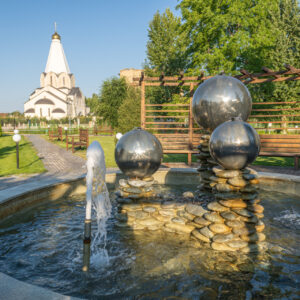 Посещение территории — 650 рублей за семью из 4 человек (2 взрослых + 2 ребёнка)